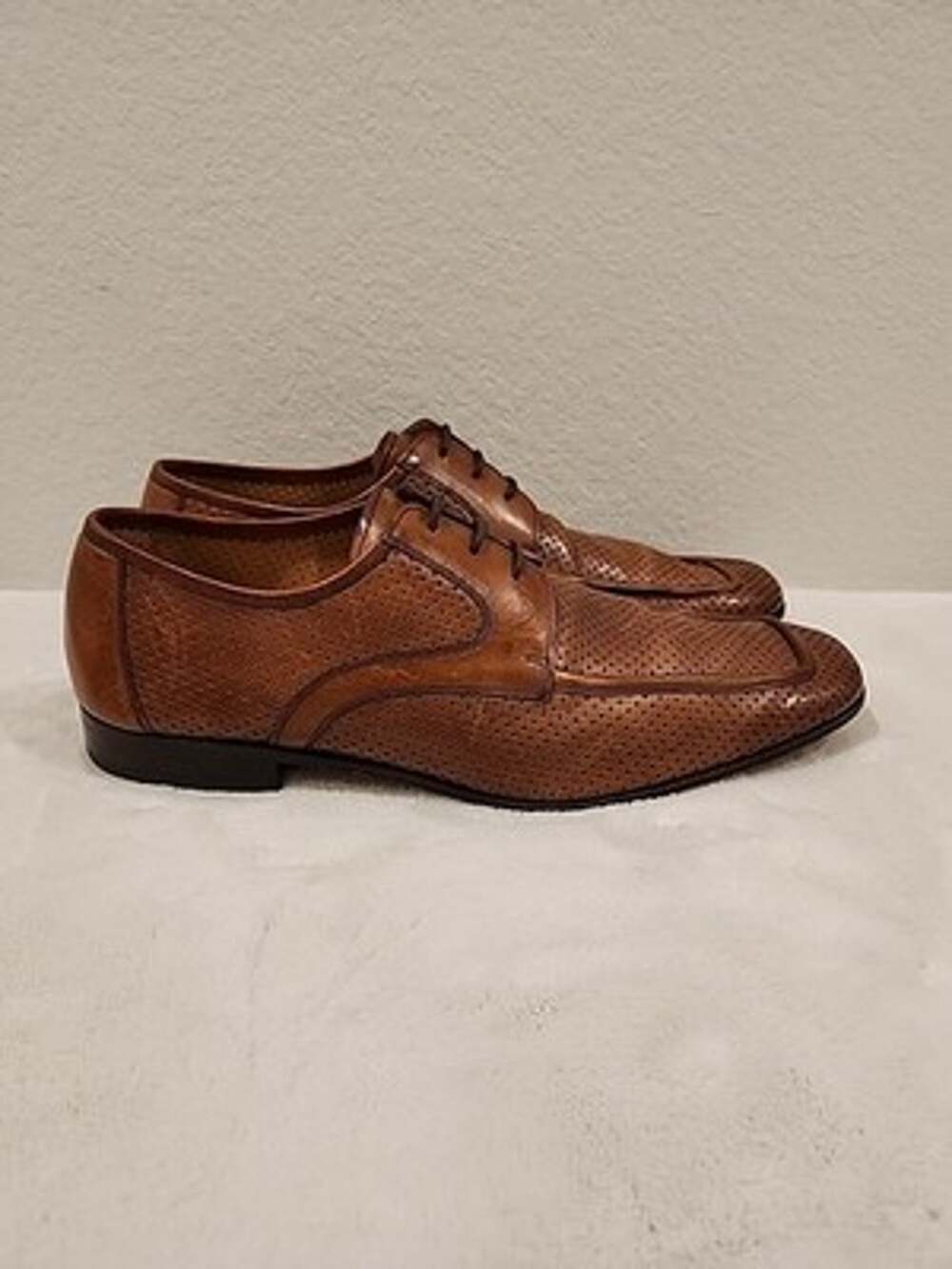 Magnanni Henio perforated oxford dress shoe Mens 10.5 Brown